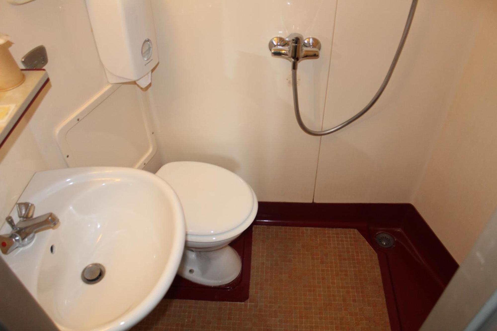 Hotel Des Pins Jullouville-les-Pins Room photo