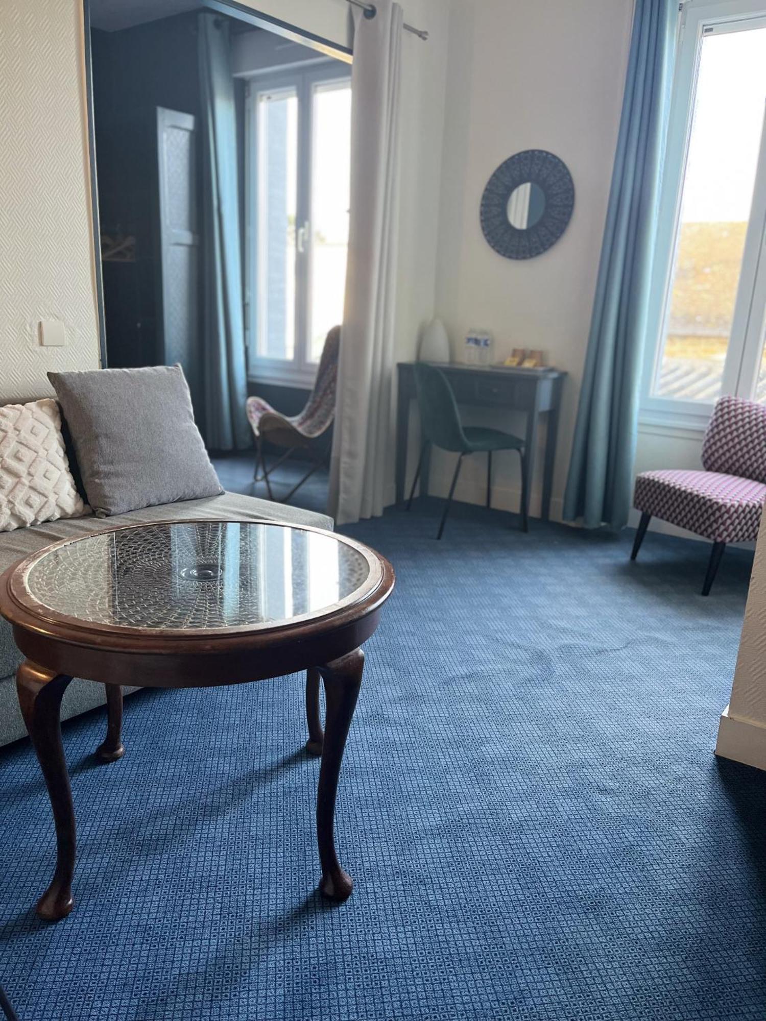 Hotel Des Pins Jullouville-les-Pins Room photo